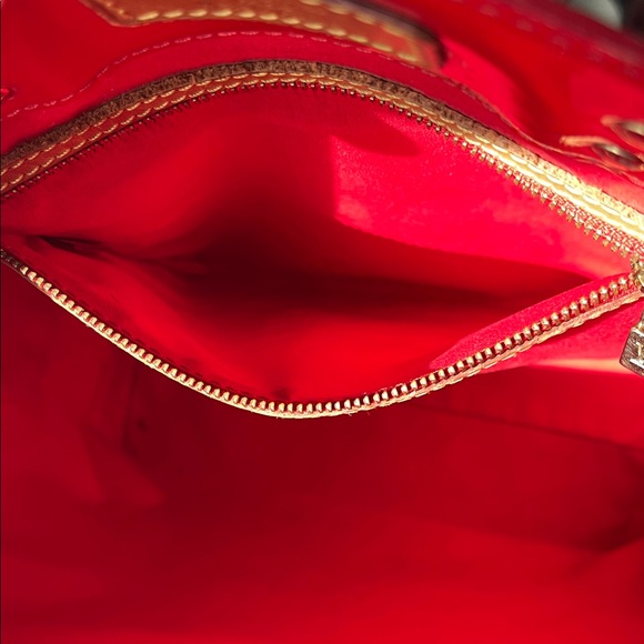 LOUIS VUITTON Monogram Vernis Reade MM Hand Bag Red Rouge - Picture 15 of 17